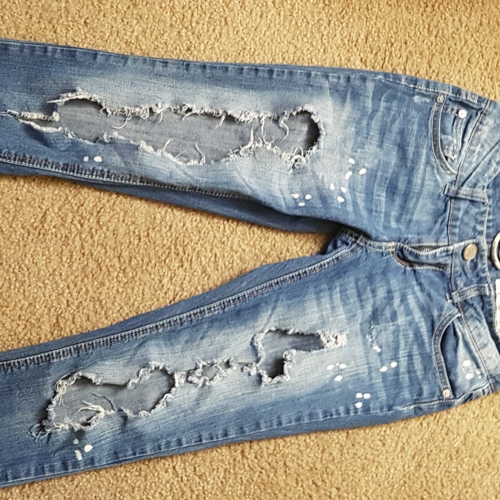 Adorable ripped Capri's